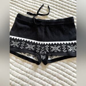 Nordstrom Free Press sweater shorts, size medium
